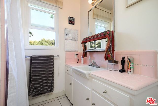 5615 Wenlock Street, Los Angeles, CA 90016