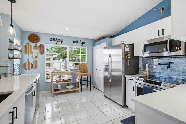 4211 CADDIE DRIVE E 204, Bradenton, FL 34203