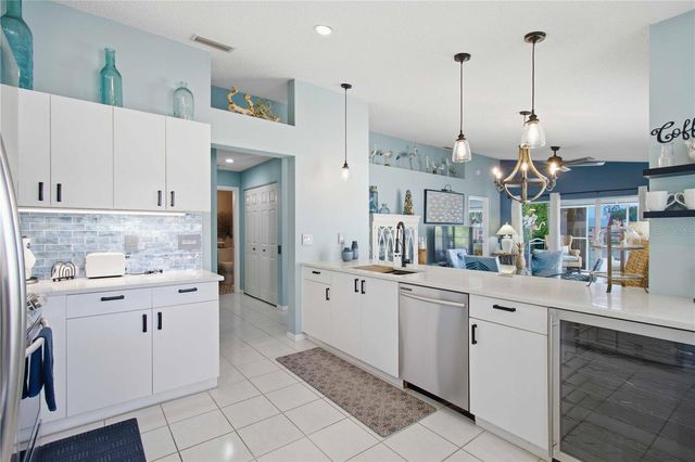 4211 CADDIE DRIVE E 204, Bradenton, FL 34203