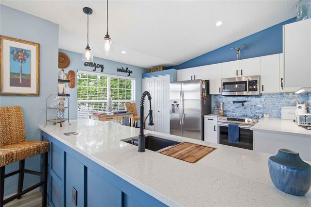 4211 CADDIE DRIVE E 204, Bradenton, FL 34203