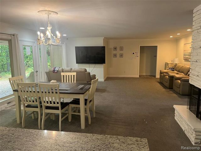 240 Applewood Lane, Bloomfield Village, MI 48302