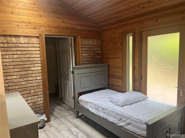 240 Applewood Lane, Bloomfield Village, MI 48302