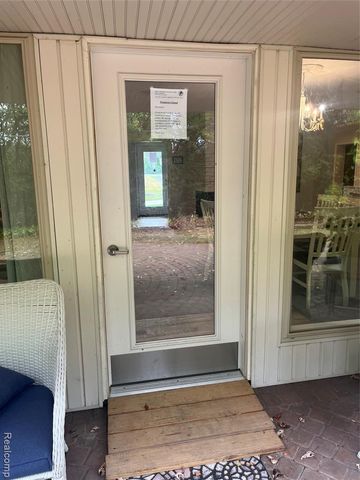 240 Applewood Lane, Bloomfield Village, MI 48302