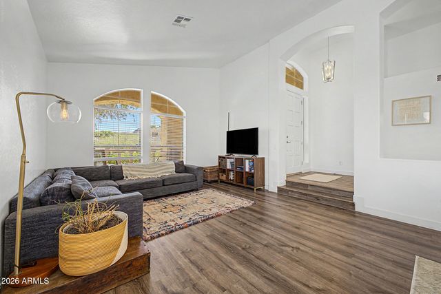 15608 S 7TH Street, Phoenix, AZ 85048