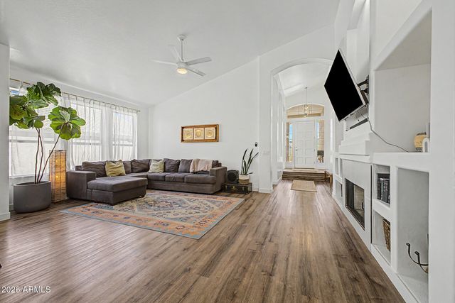 15608 S 7TH Street, Phoenix, AZ 85048