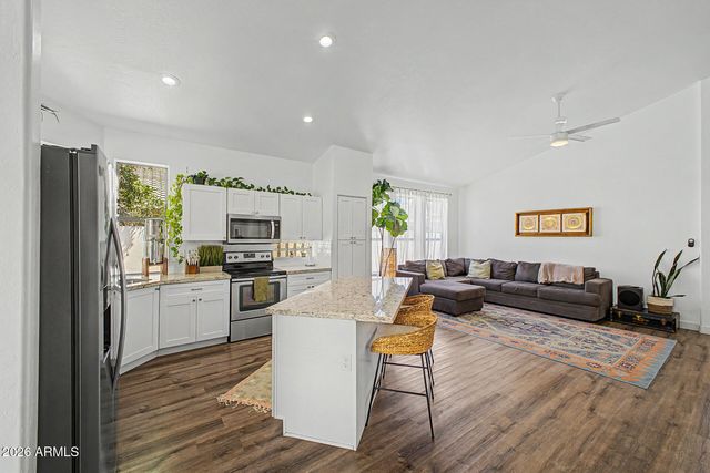 15608 S 7TH Street, Phoenix, AZ 85048