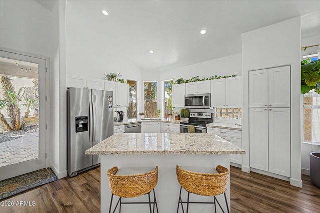 15608 S 7TH Street, Phoenix, AZ 85048