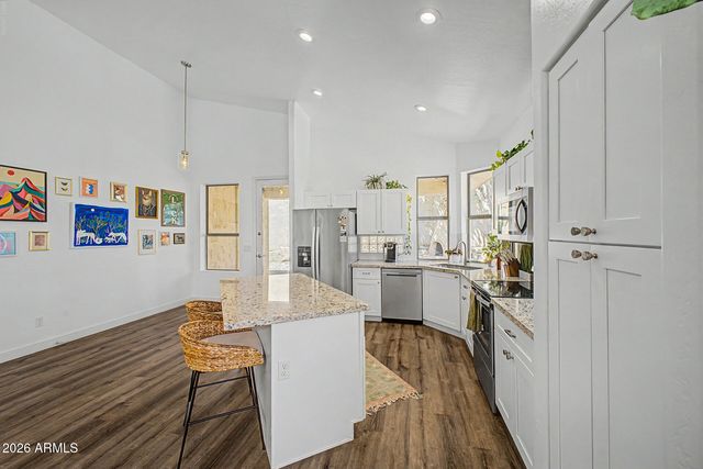 15608 S 7TH Street, Phoenix, AZ 85048