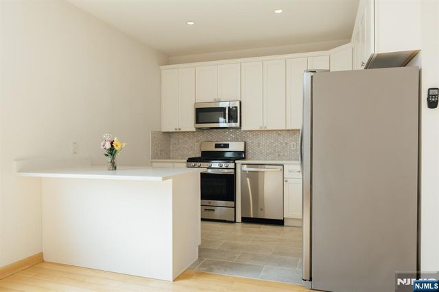 30 Park Avenue 2, Rutherford, NJ 07070