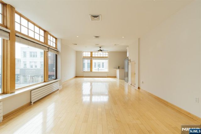 30 Park Avenue 2, Rutherford, NJ 07070