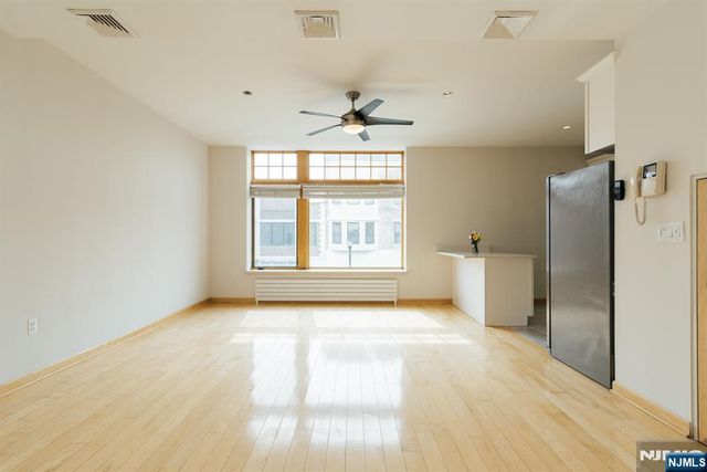 30 Park Avenue 2, Rutherford, NJ 07070