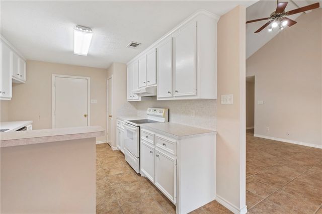 2511 Westwood Main Drive, Bryan, TX 77807