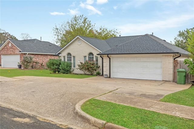 2511 Westwood Main Drive, Bryan, TX 77807