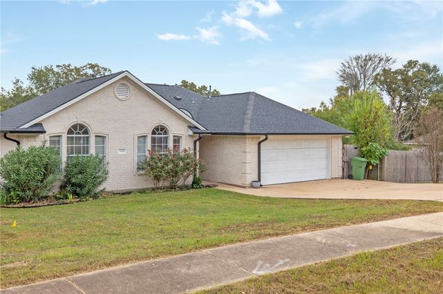 2511 Westwood Main Drive, Bryan, TX 77807