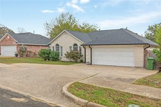 2511 Westwood Main Drive, Bryan, TX 77807