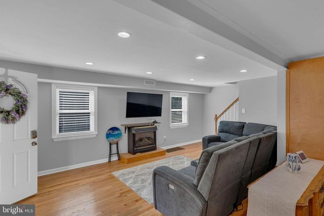 209 CLOVER AVE, Croydon, PA 19021
