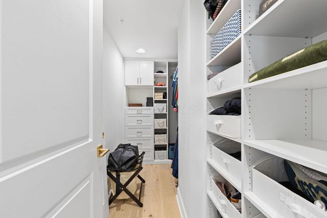 50 W Broad Street, 3401, Columbus, OH 43215