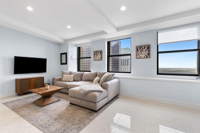 50 W Broad Street, 3401, Columbus, OH 43215