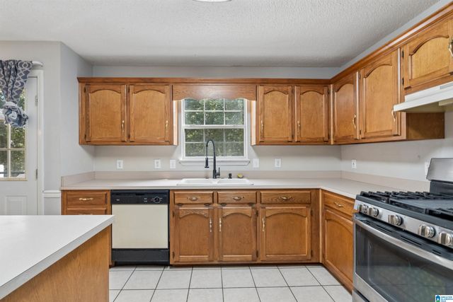 200 FOREST HILLS CIRCLE, Alabaster, AL 35007