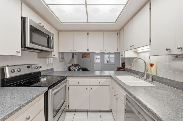 2131 RIDGE ROAD S 99, Largo, FL 33778