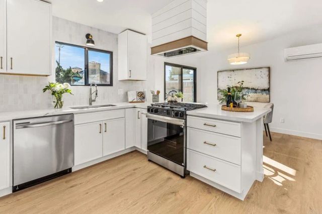 4725 Conrad, San Diego, CA 92117