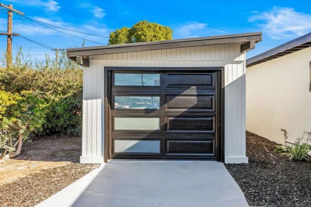 4725 Conrad, San Diego, CA 92117