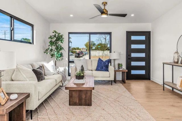 4725 Conrad, San Diego, CA 92117