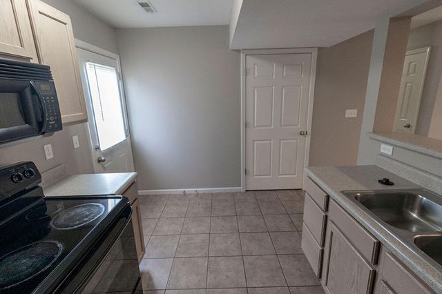 4010 SNOWY OWL DR, Columbia, MO 65202