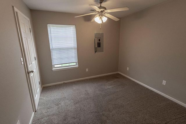 4010 SNOWY OWL DR, Columbia, MO 65202