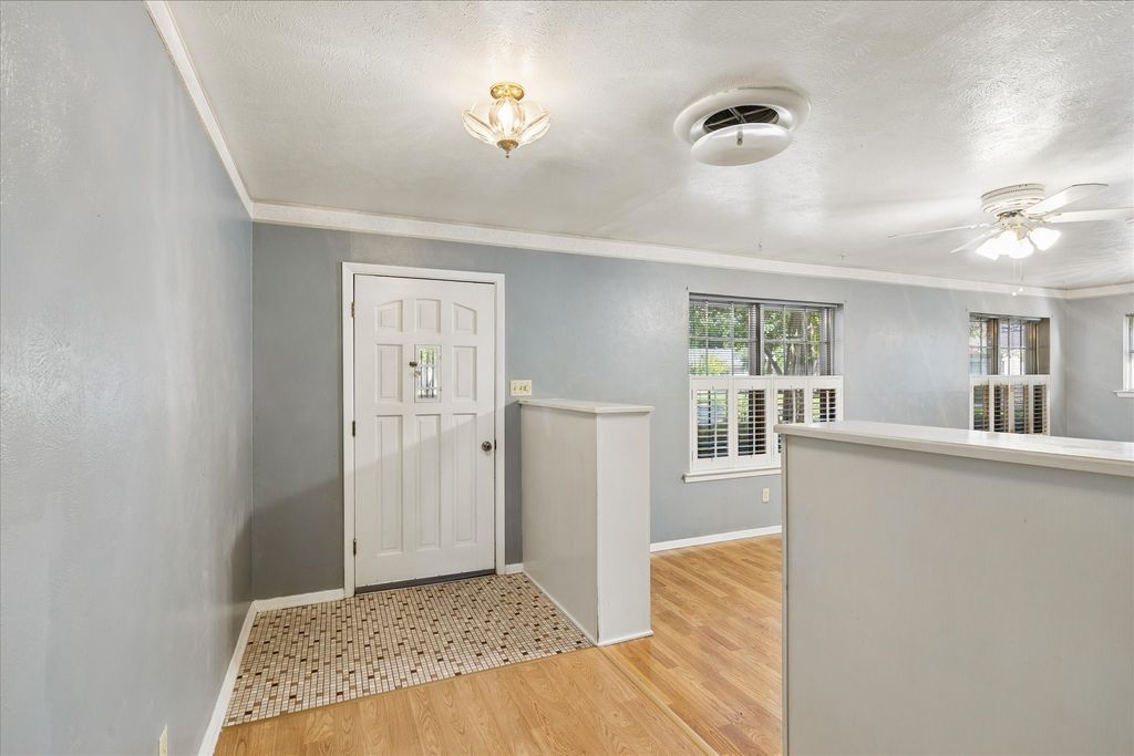 512 Brown Trail Court, Hurst, TX 76053 — photo 4