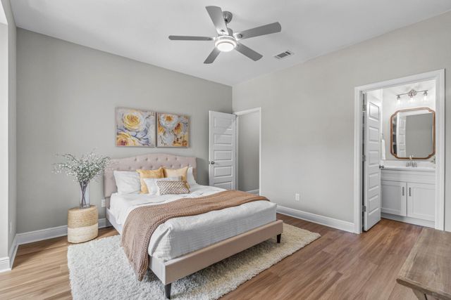 8288 Tavira Street, Navarre, FL 32566