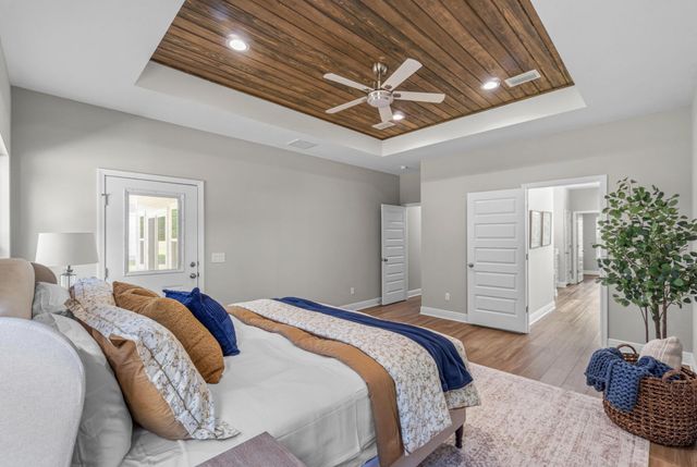 8288 Tavira Street, Navarre, FL 32566