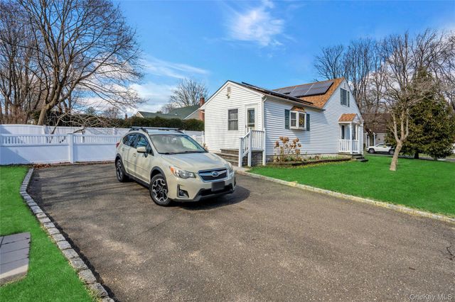 119 E 13th Street, Huntington Station, NY 11746