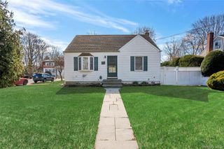 119 E 13th Street, Huntington Station, NY 11746