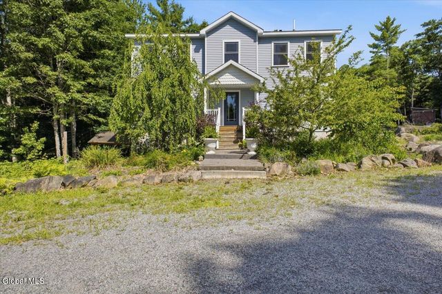 44 Cloverleaf Drive, Warrensburg, NY 12885