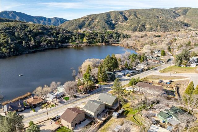 17819 Elizabeth Lake, Lake Hughes, CA 93532