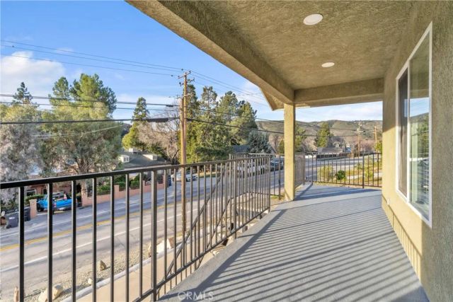 17819 Elizabeth Lake, Lake Hughes, CA 93532