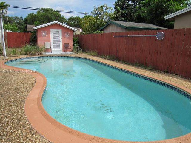 2016 SW 37th Ave 1, Fort Lauderdale, FL 33312