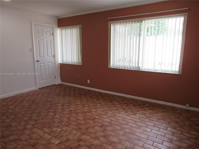 2016 SW 37th Ave 1, Fort Lauderdale, FL 33312