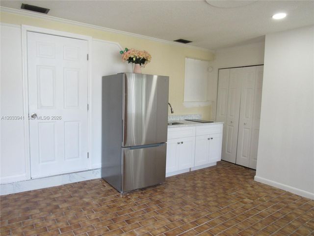 2016 SW 37th Ave 1, Fort Lauderdale, FL 33312
