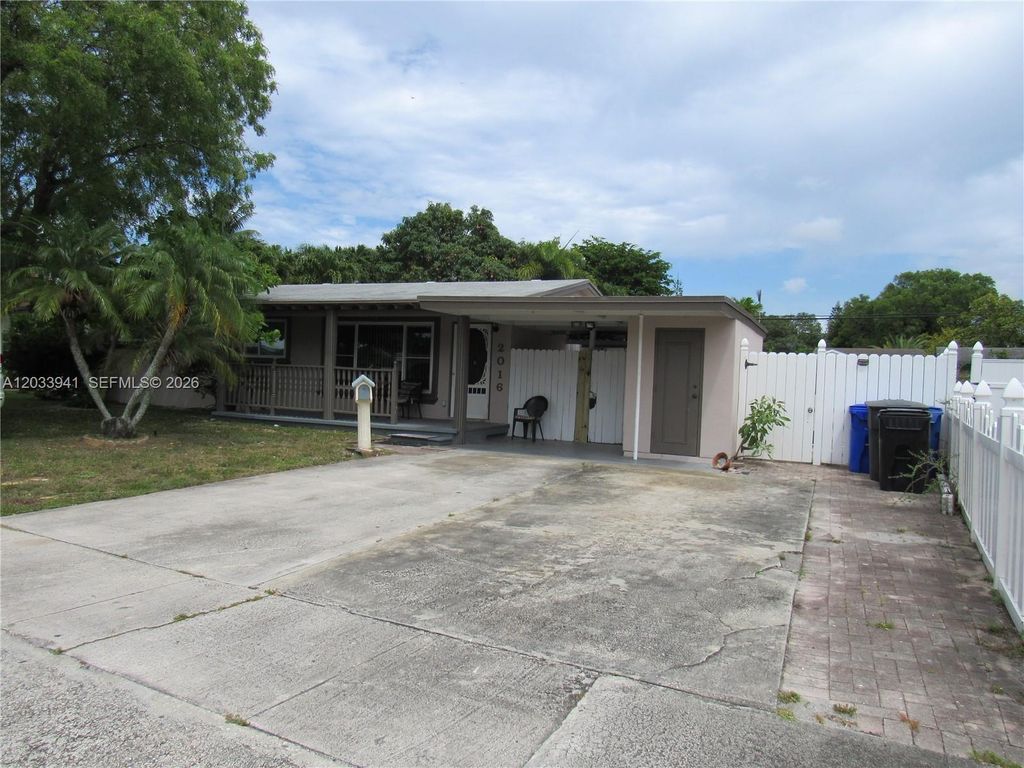 2016 SW 37th Ave 1, Fort Lauderdale, FL 33312