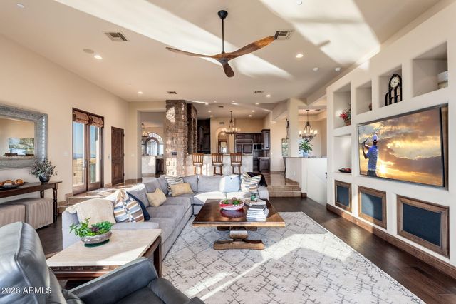 11448 E DREYFUS Avenue, Scottsdale, AZ 85259