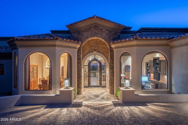 11448 E DREYFUS Avenue, Scottsdale, AZ 85259