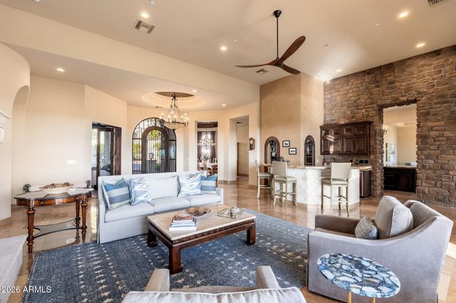 11448 E DREYFUS Avenue, Scottsdale, AZ 85259