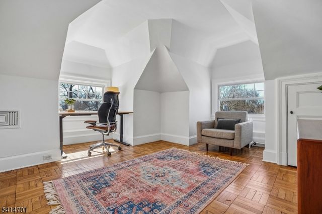 9 Osborne Ter, Maplewood Twp., NJ 07040