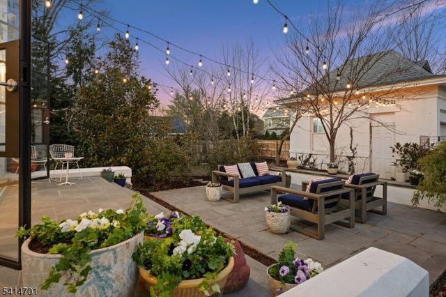 9 Osborne Ter, Maplewood Twp., NJ 07040