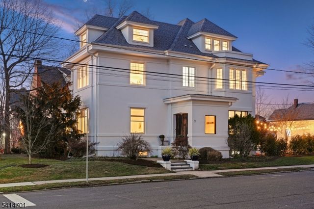 9 Osborne Ter, Maplewood Twp., NJ 07040