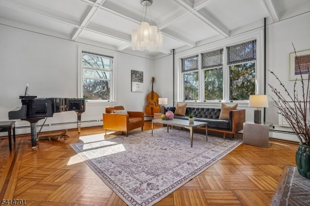 9 Osborne Ter, Maplewood Twp., NJ 07040