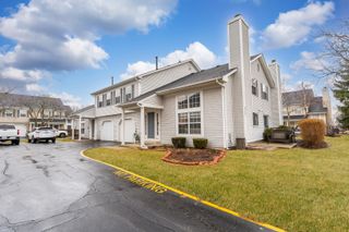 577 East Avenue, Streamwood, IL 60107