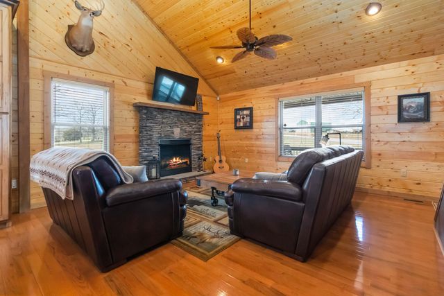 510 Meadow View Drive, Nancy, KY 42544